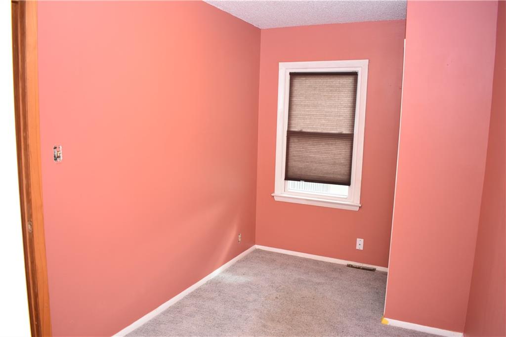 225 King Street Property Photo 17