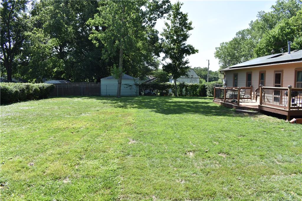 225 King Street Property Photo 28