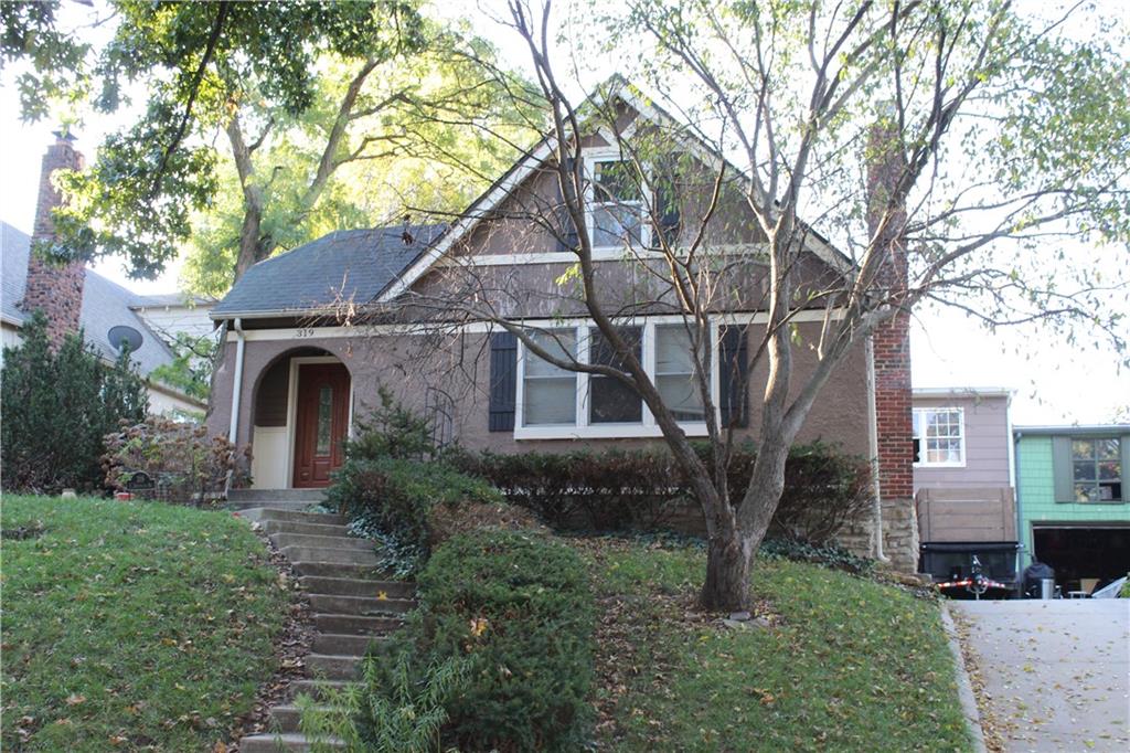 319 E Dartmouth Road Property Photo 1