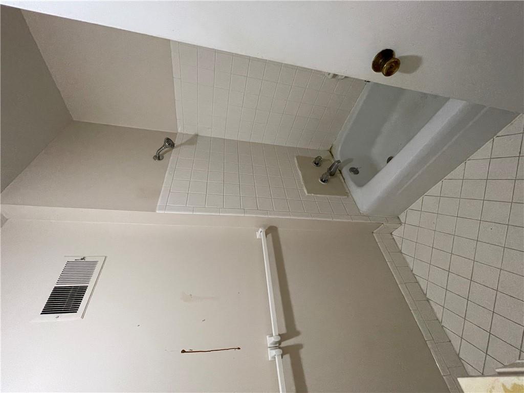 6926 W 101st Street Property Photo 11