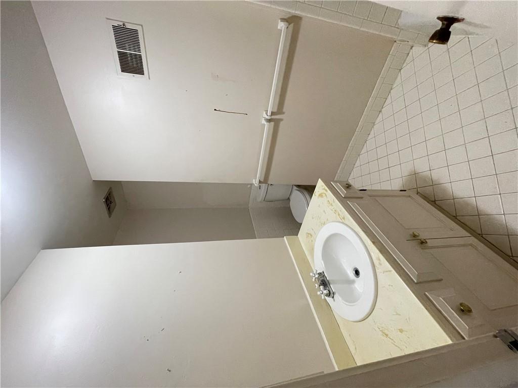6926 W 101st Street Property Photo 12