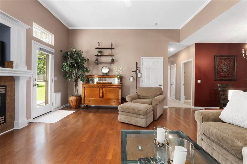 22541 W 72nd Street Property Photo 5