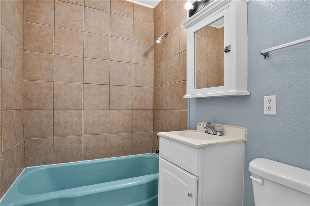 6202 E 147th Terrace Property Photo 7