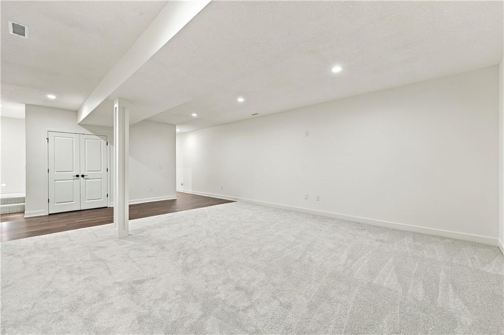 2730 S 37th Street Property Photo 40