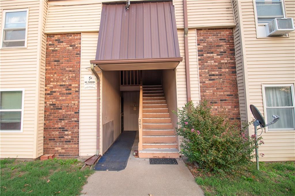 205 Grant Street Property Photo 3