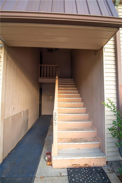 205 Grant Street Property Photo 4