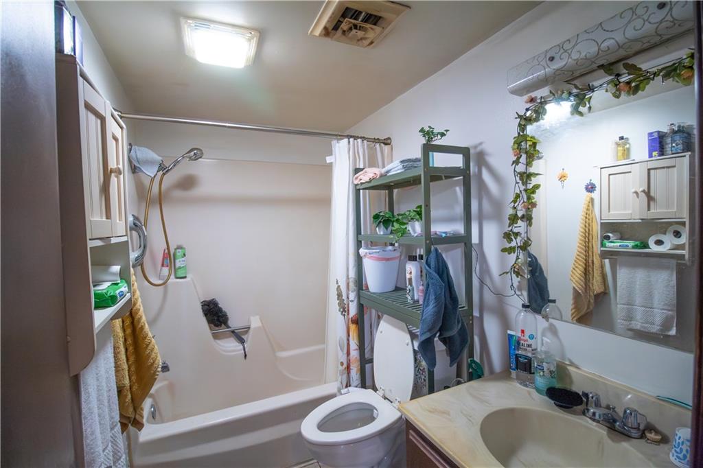 205 Grant Street Property Photo 17