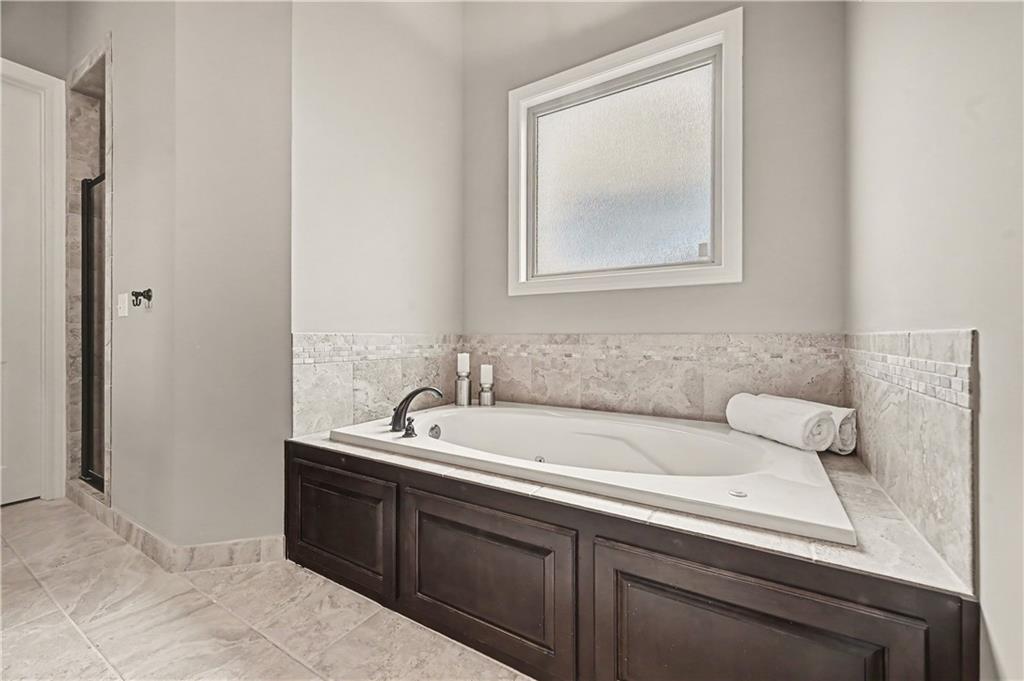 10812 W 153rd Street Property Photo 24