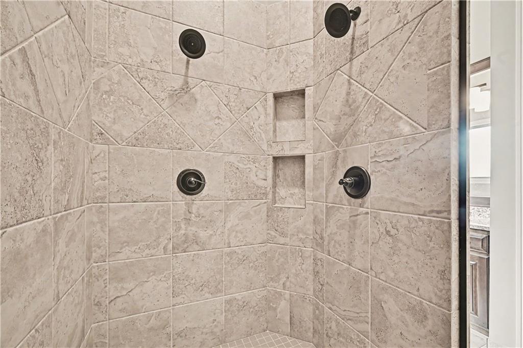 10812 W 153rd Street Property Photo 25