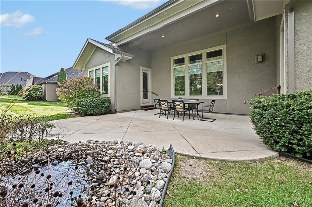 10812 W 153rd Street Property Photo 44