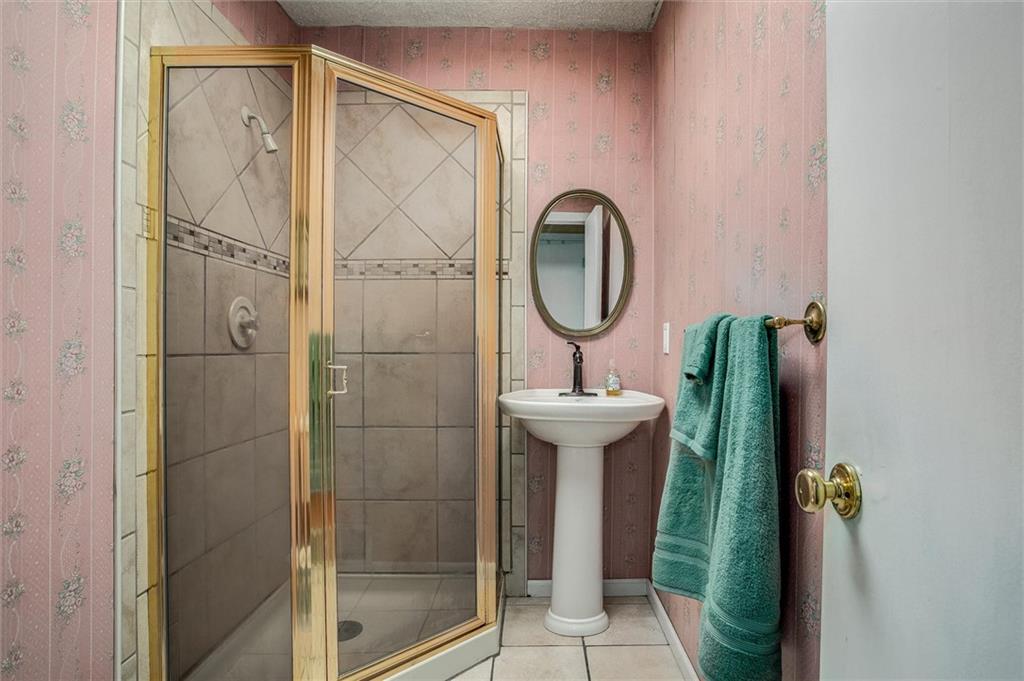 9007 E 68th Street Property Photo 25