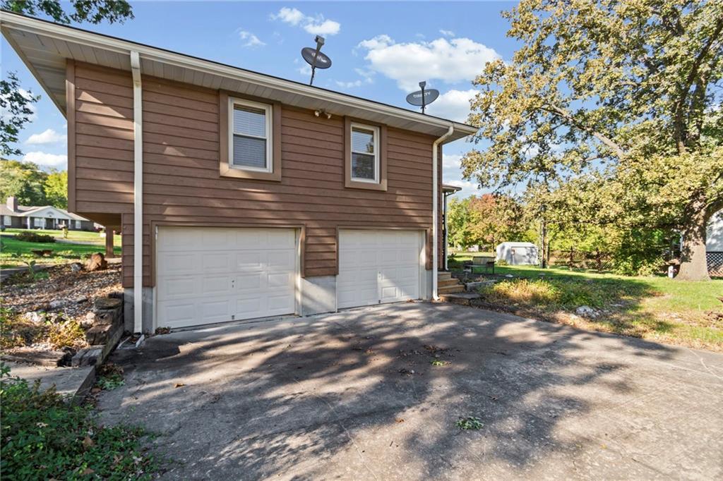 1003 N Garner Street Property Photo 28