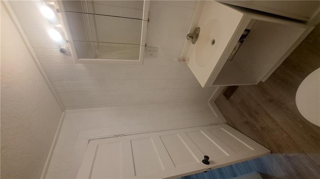 802 W Valley Street Property Photo 7