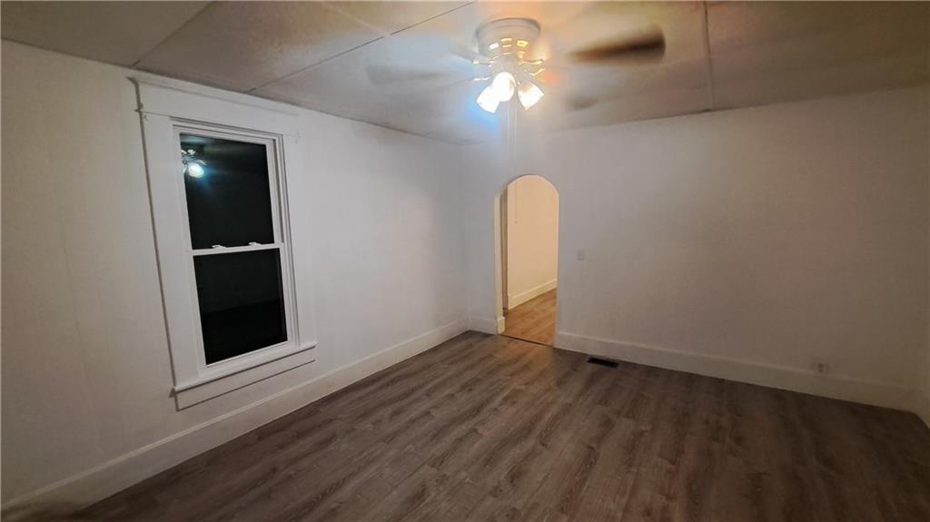 802 W Valley Street Property Photo 8