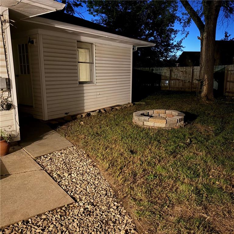 1213 S Maguire Street Property Photo 2