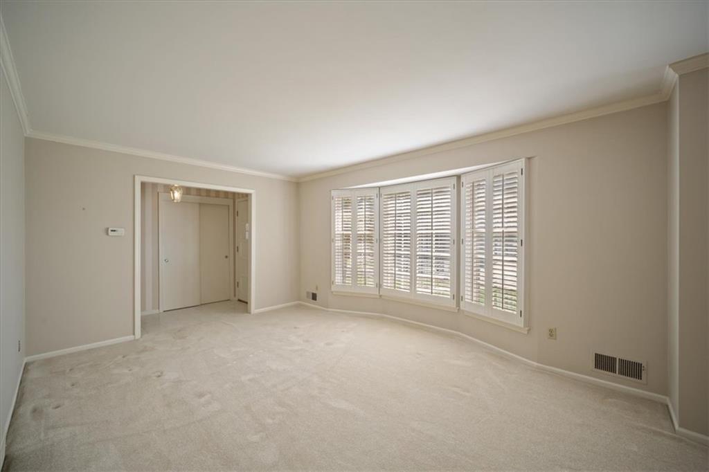 8632 W 88th Terrace Property Photo 3