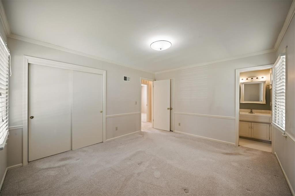 8632 W 88th Terrace Property Photo 16