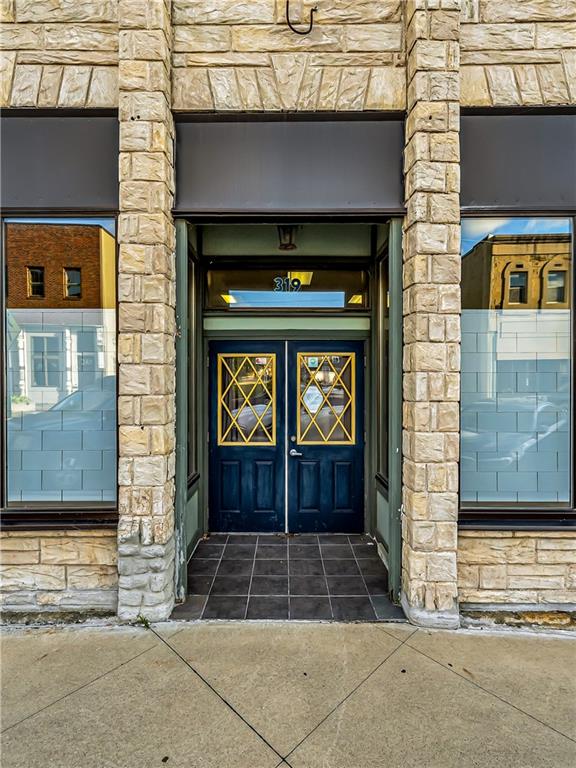 319 & 321 Delaware Street Property Photo 3