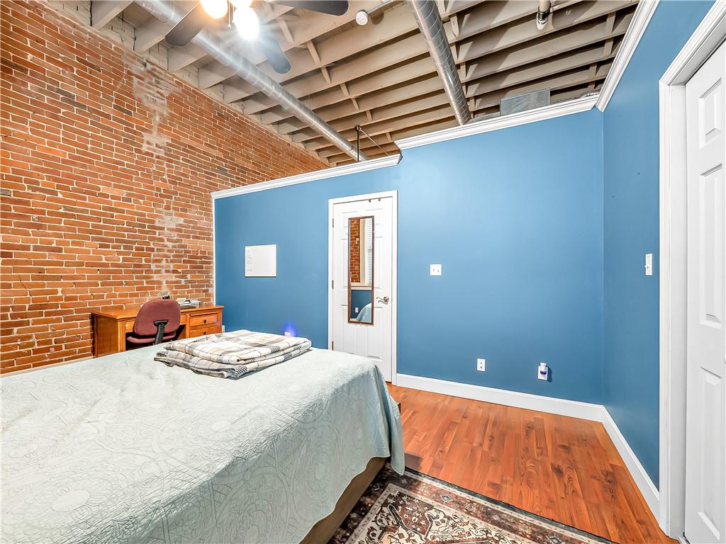 319 & 321 Delaware Street Property Photo 51