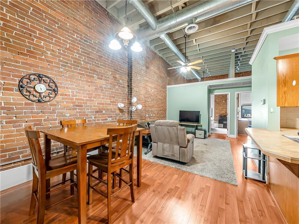 319 & 321 Delaware Street Property Photo 63
