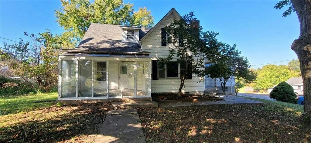 720 W 1st Street Property Photo 1