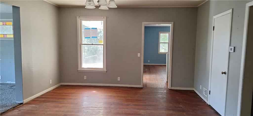 720 W 1st Street Property Photo 5