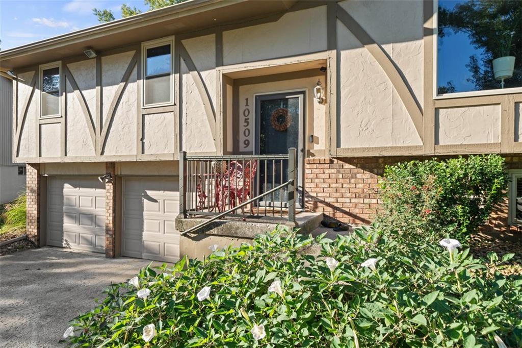 10509 Nw 57th Street Property Photo 4