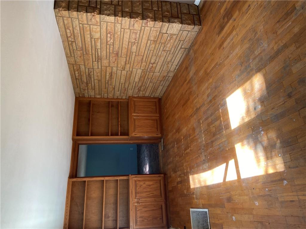 9318 E 79th Street Property Photo 12