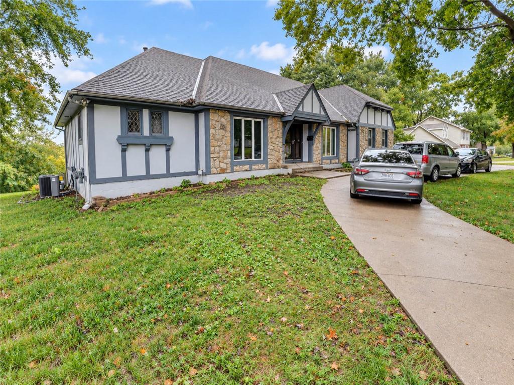 3424 S Norwood Avenue Property Photo 1