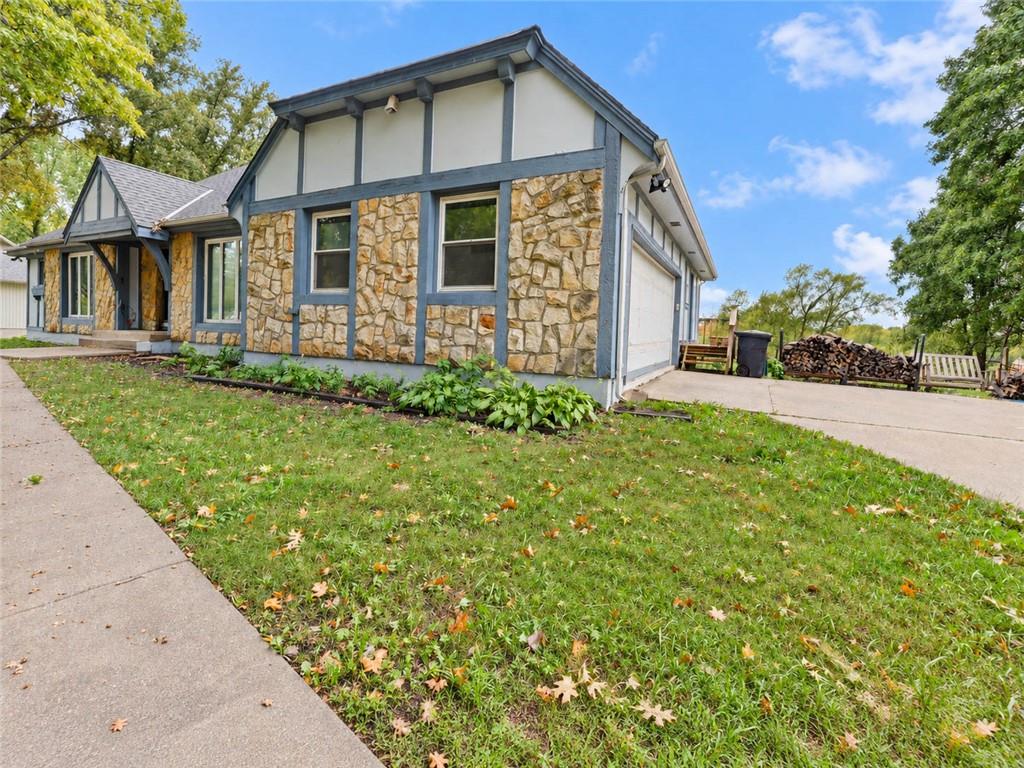 3424 S Norwood Avenue Property Photo 36