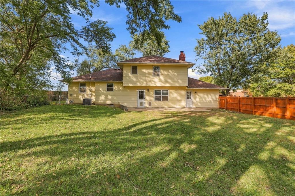 311 E Washington Street Property Photo 6