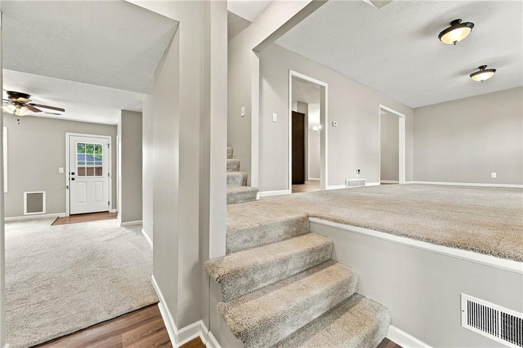 311 E Washington Street Property Photo 8