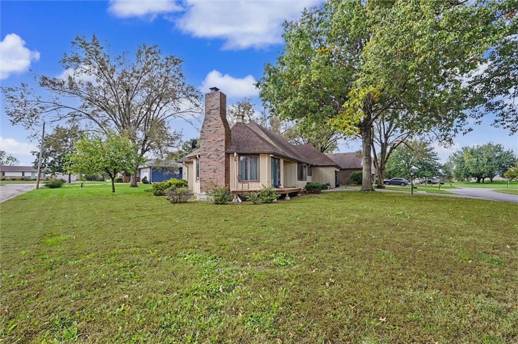 17 Lakeridge Road Property Photo 4