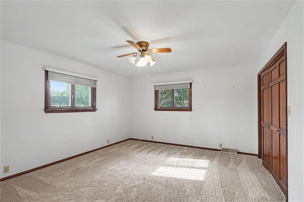 17 Lakeridge Road Property Photo 17