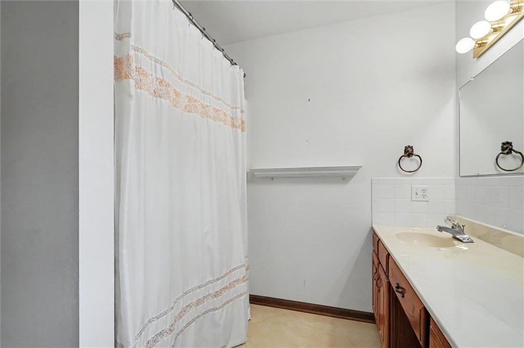 17 Lakeridge Road Property Photo 20