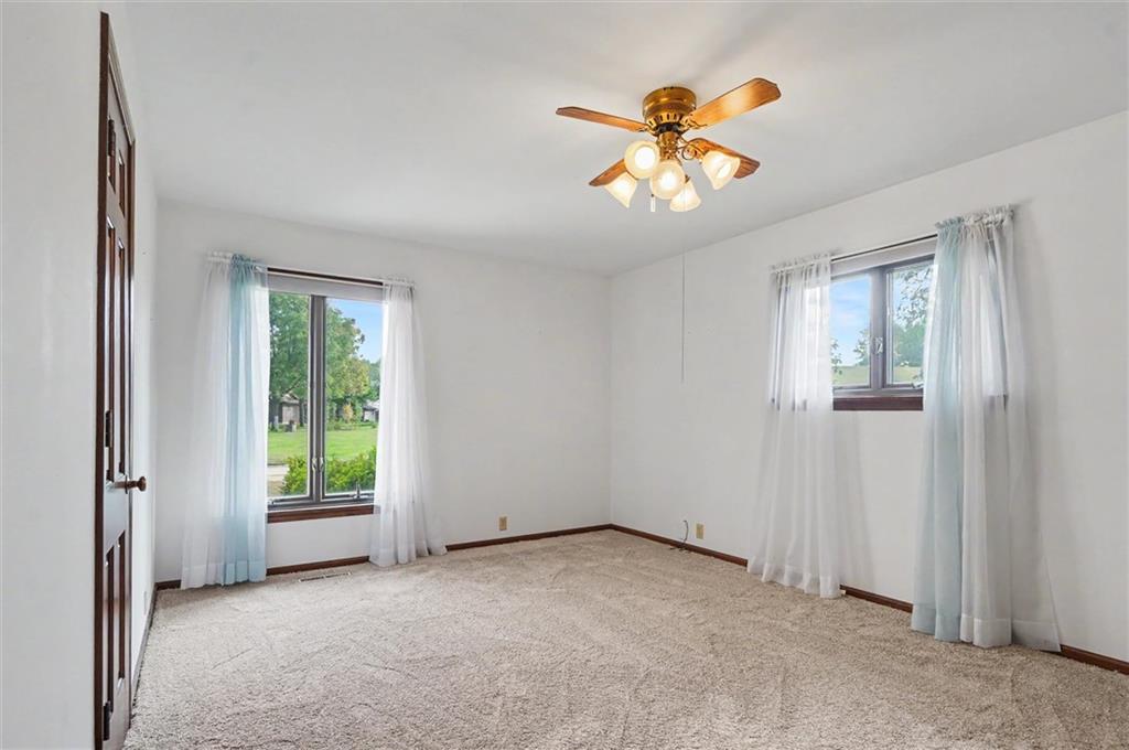 17 Lakeridge Road Property Photo 21