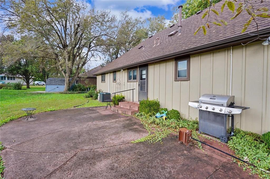 17 Lakeridge Road Property Photo 29