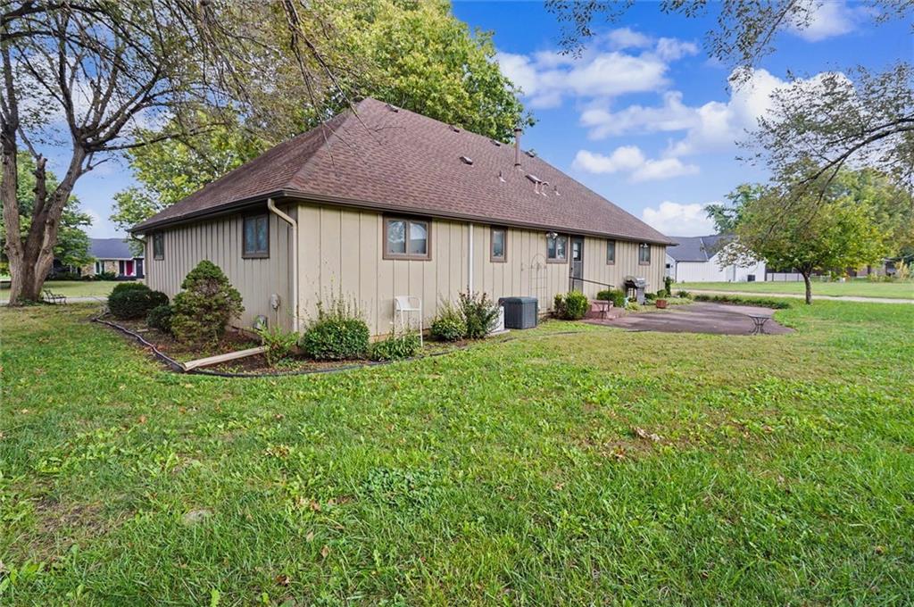 17 Lakeridge Road Property Photo 30