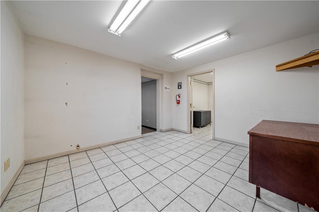4903 King Hill Avenue Property Photo 10