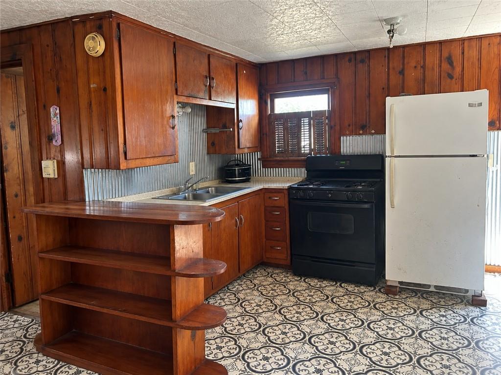 604 W 6th Street Property Photo 5
