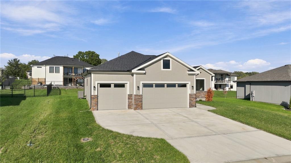2605 Ne Crestview Street Property Photo 4