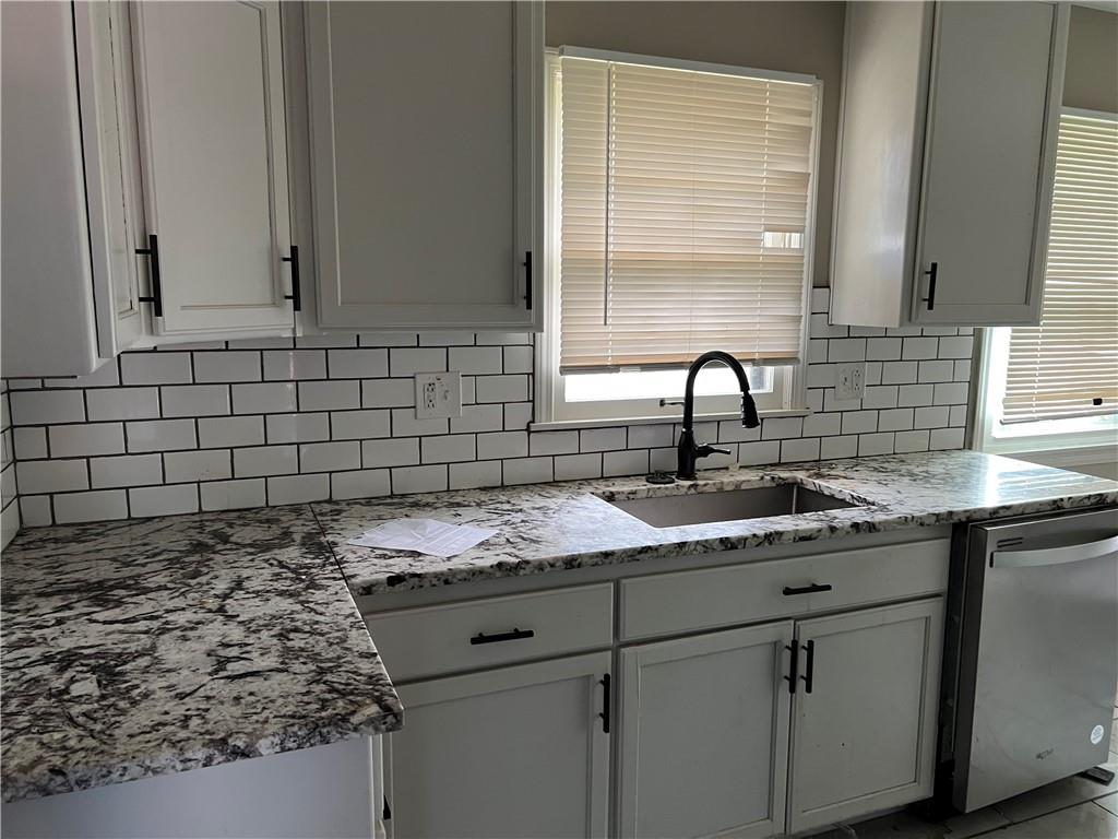 502 Nw Central Street Property Photo 6