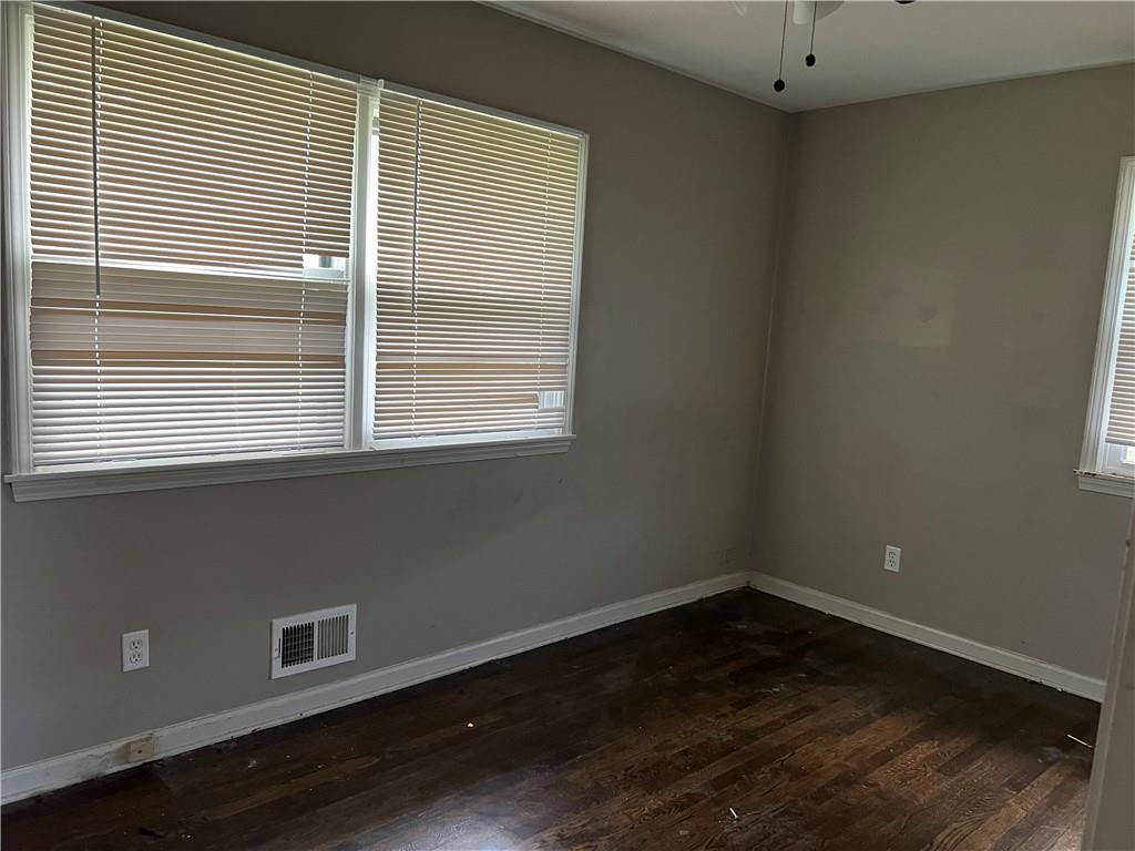 502 Nw Central Street Property Photo 10
