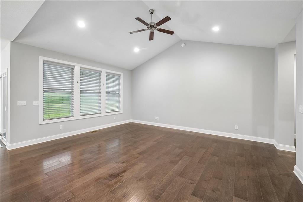 520 Sw Haverford Road Property Photo 5