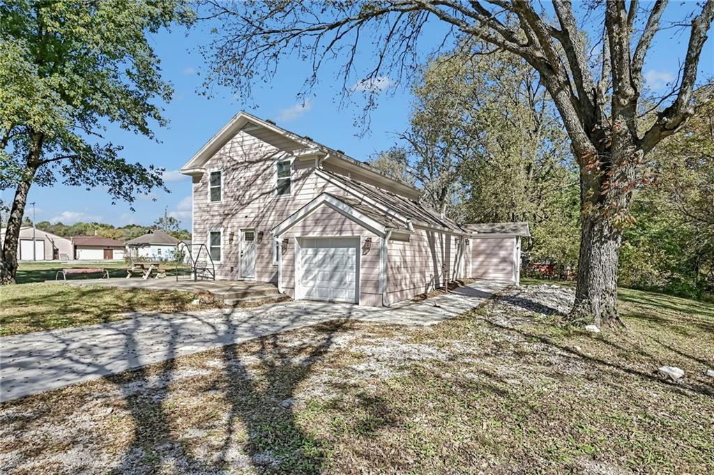 190 4th Street Property Photo 4