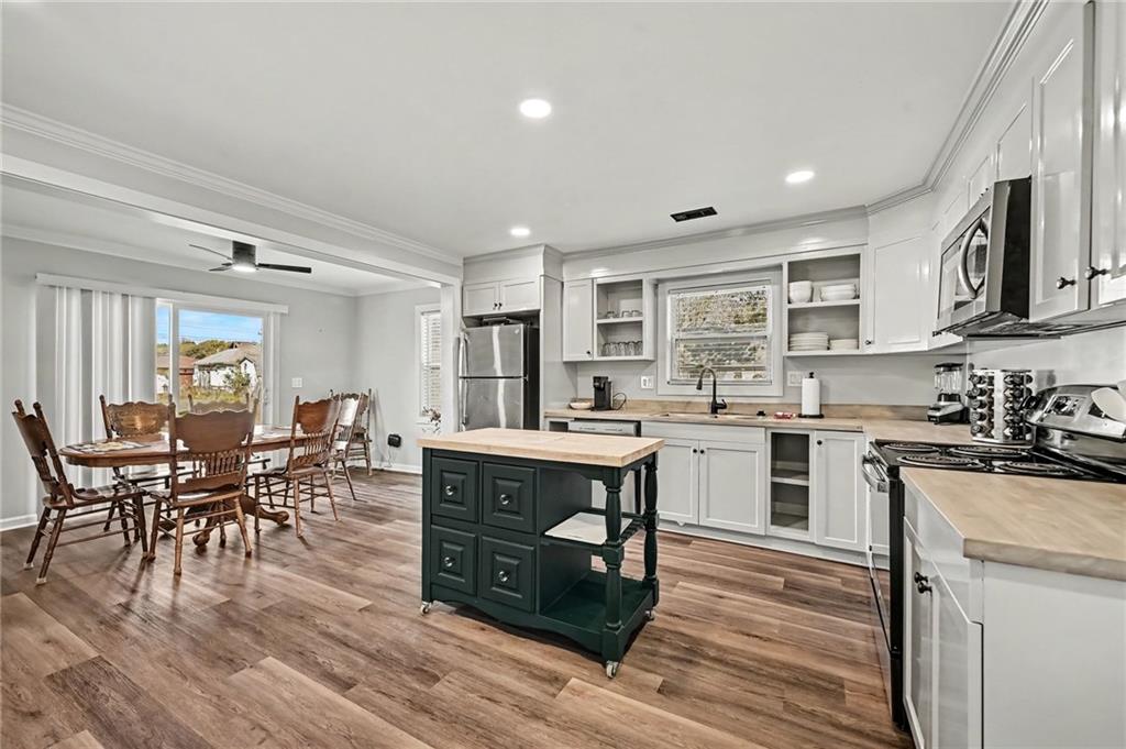 190 4th Street Property Photo 9