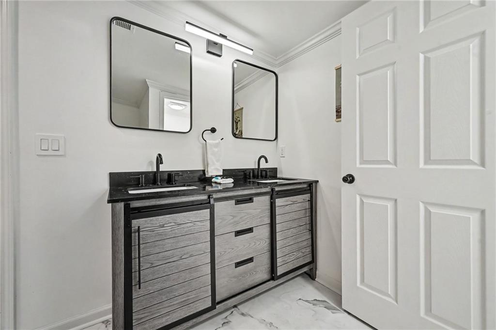 190 4th Street Property Photo 13