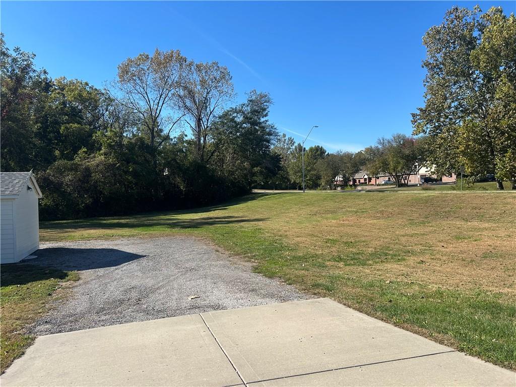 8750 N Amity Avenue Property Photo 17