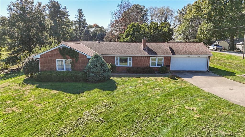 1610 Country Club Road Property Photo 2