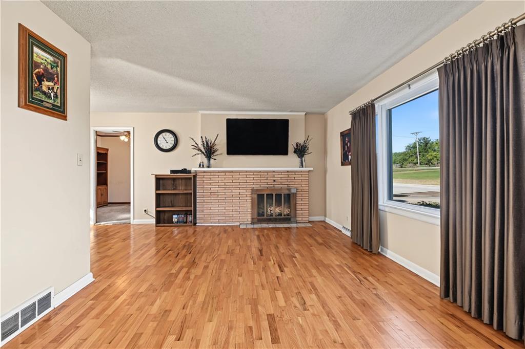 1610 Country Club Road Property Photo 4